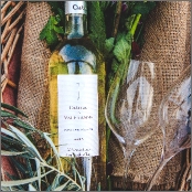 vin présenté de façon élégante